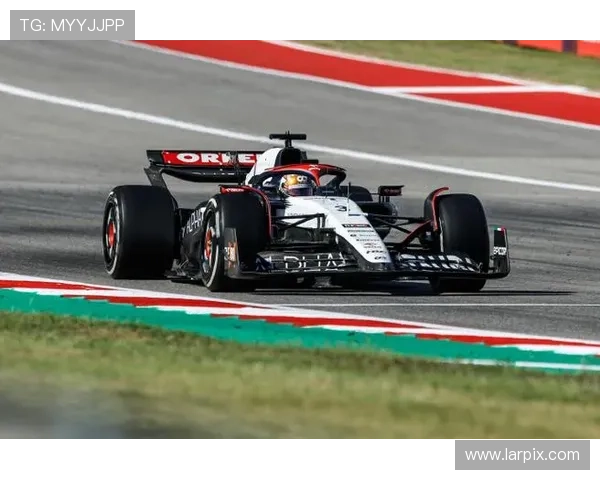 F1赛季激烈竞争再度升级 红牛车队领跑势头依旧强劲 F1赛季激烈竞争再度升级 红牛车队领跑势头依旧强劲