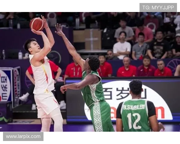 中国男篮逆袭战胜澳大利亚 全场爆发精彩进攻防守迎来世界杯复赛新希望