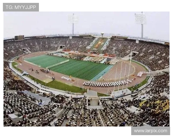 全球体育盛事汇聚一堂，奥运赛场再迎新纪录，球迷热情高涨