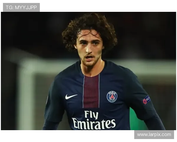 梅西转会巴黎后首次亮相 震撼全场观众并送出关键助攻