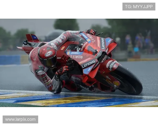 MotoGP赛季争冠白热化顶级车手转会与新规引发热议全球车迷关注