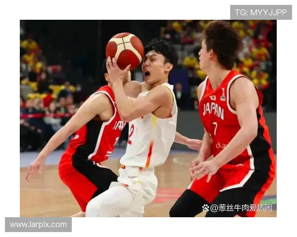 中国男篮逆袭战胜澳大利亚成功晋级世界杯四强 全队展现团结拼搏精神