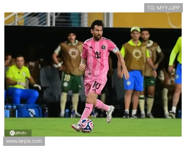 梅西离开巴黎圣日耳曼转会至迈阿密国际 引发全球足球震动